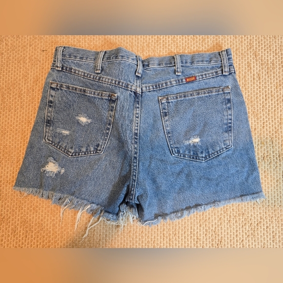 Rustler cutoff jean shorts denim women's size 34 X 32 distressed - Picture 7 of 10